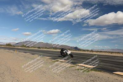 media/Nov-16-2025-Race Pace (Sun) [[8c5fa54630]]/Non Verified Riders (1st 20 Minutes)/3-Turn 3 Inside (11am)/